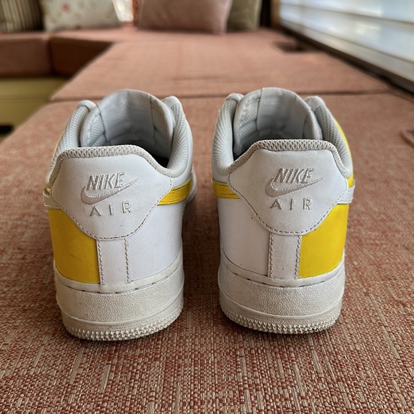 Nike Air Force 1 custom yellow size 9.5 women’s - Picture 4 of 6